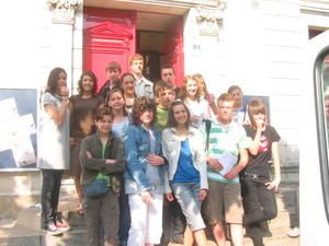 Jeunes comédiens participant au 5ᵉ Festival National de Théâtre Jeunes « Pile à l’heure » à Cholet